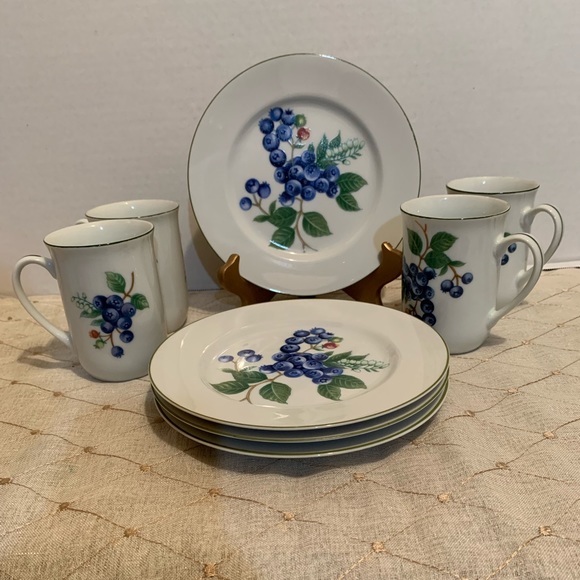 8 pc mug and desert plate set with blueberry motif - Picture 5 of 9